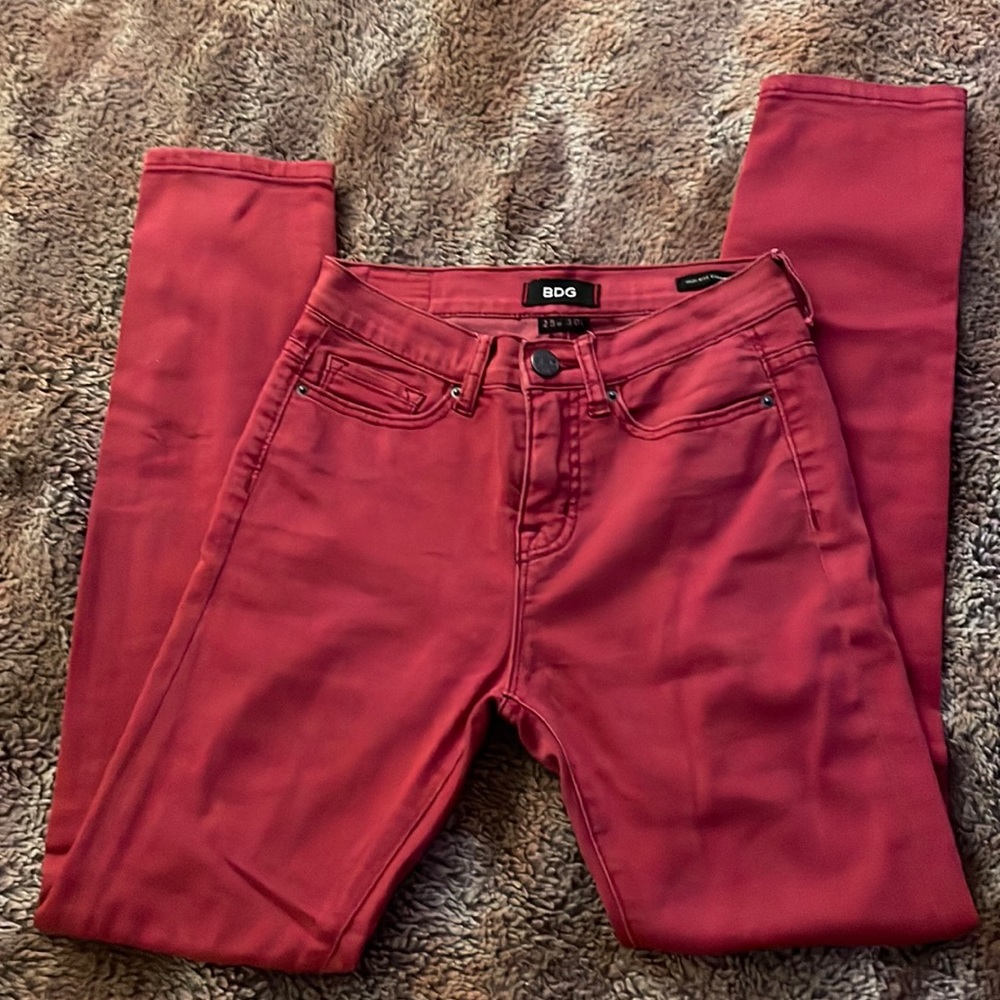 BDG red high rise cigarette ankle jeans 25x30 🍒
